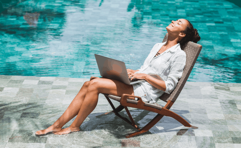Summer-outdoor-office-by-the-pool
